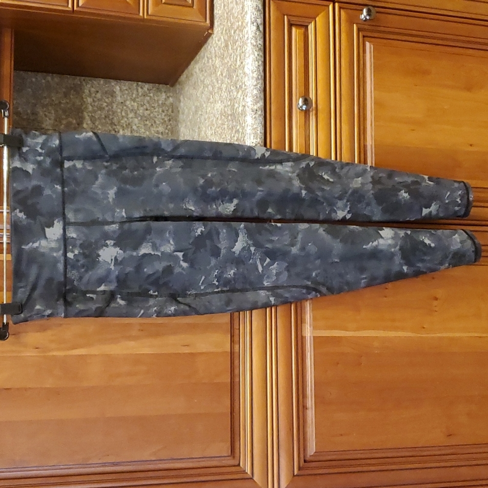 SWEATY BETTY THE ZERO GRAVITY LEGGINGS size Small